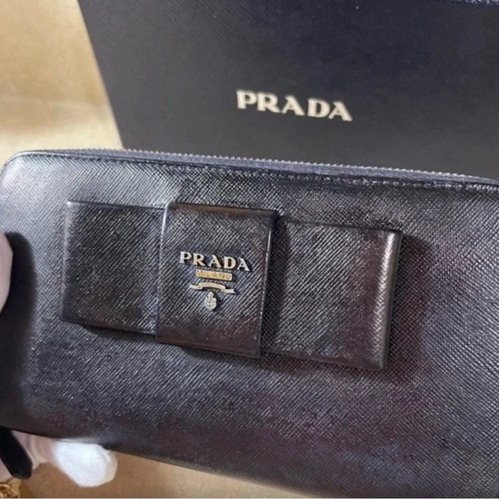 PRADA Iridescent Black Leather Pink Interior Wallet - Picture 3 of 7